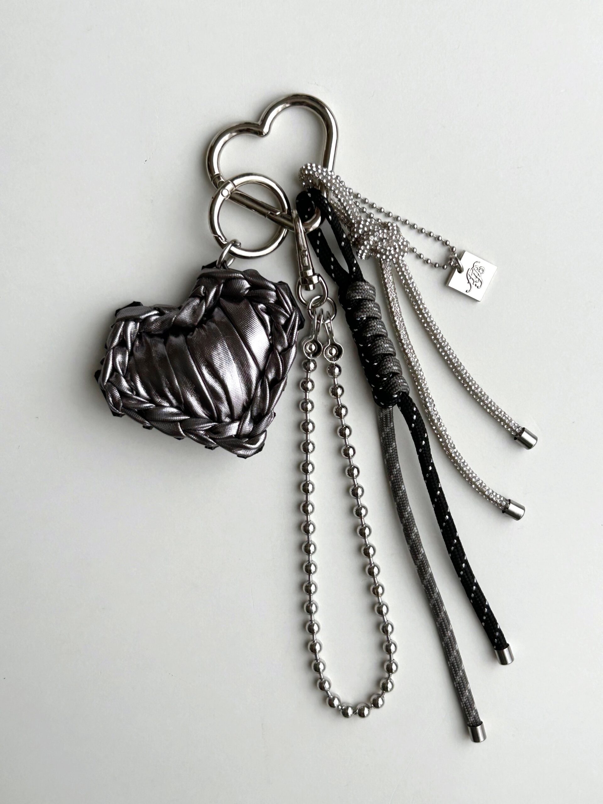 【おまけ付き】ETRO per KaitoTakahashi チャーム ブラック 髙橋海人×エトロのコラボアイテム解禁！アートなペイズリーにときめく