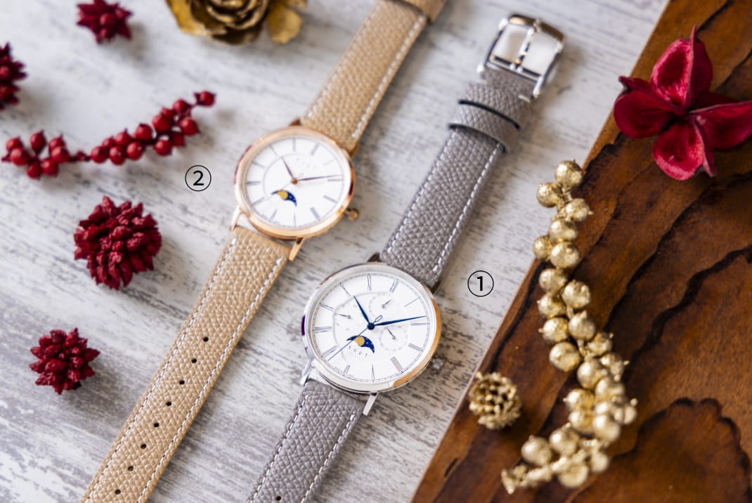 月の満ち欠けを2人の腕元で