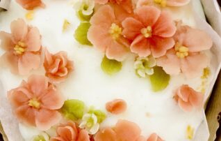 3月25日（水）さくらのフラワーケーキ～黄桃ヨーグルトケーキ～