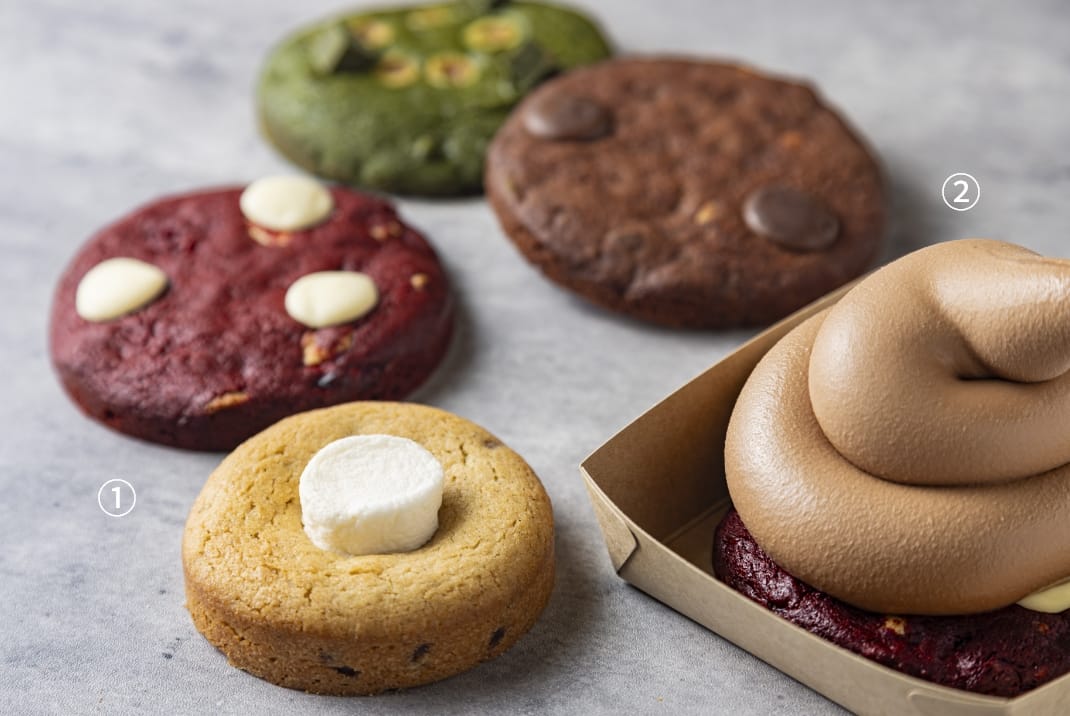 香ばしく、ほろっとした食感の大きなクッキー