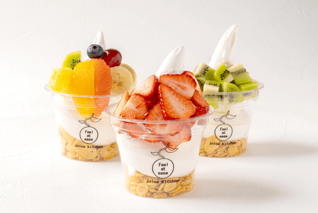 旬のフレッシュフルーツを使ったシェイクやパフェが自慢